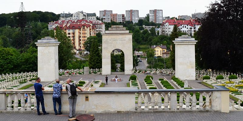 Cmentarz Obrońców Lwowa - Pomnik Chwały