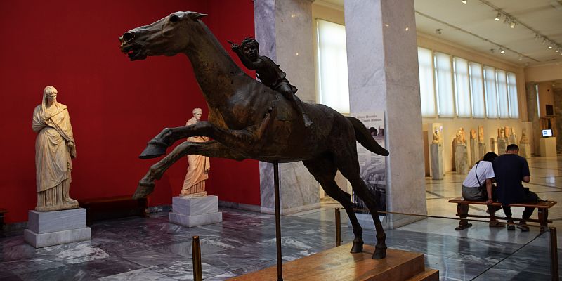 Narodowe Muzeum Archeologiczne w Atenach - Jeździec z Artemizjonu