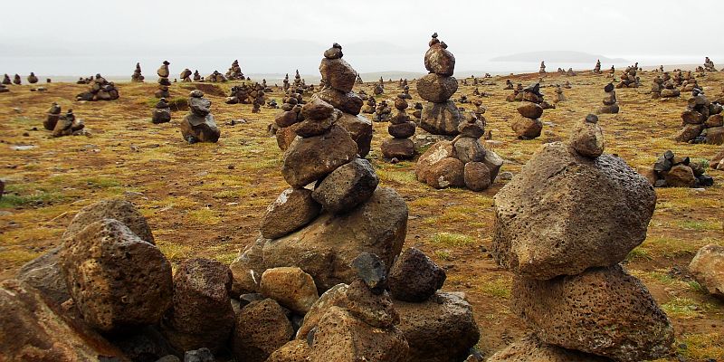 Islandia - kamienne kopczyki