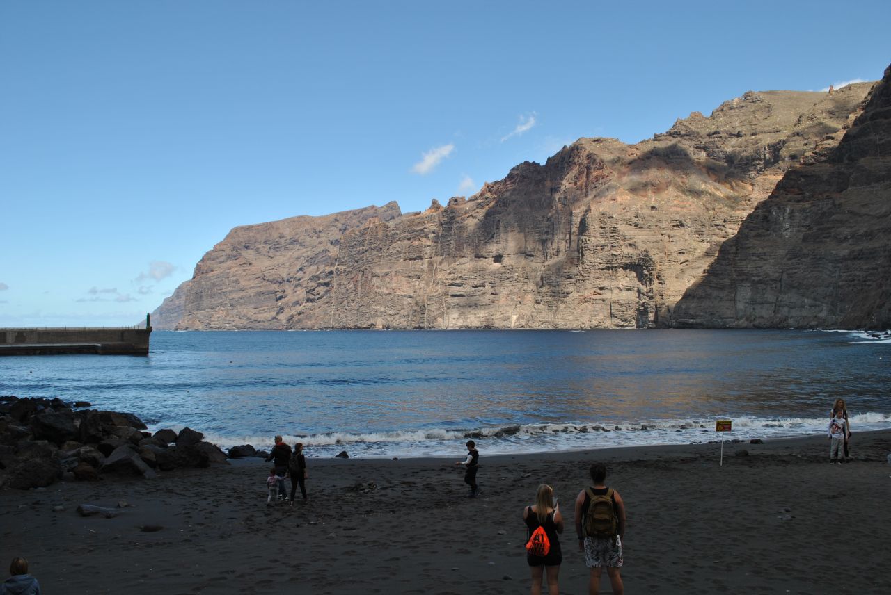  LOS GIGANTES