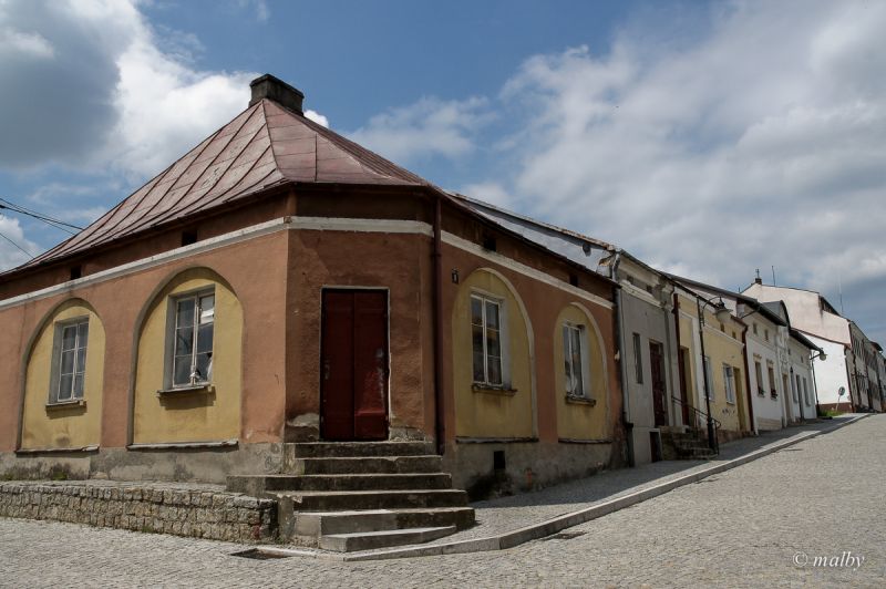 Narożny dom