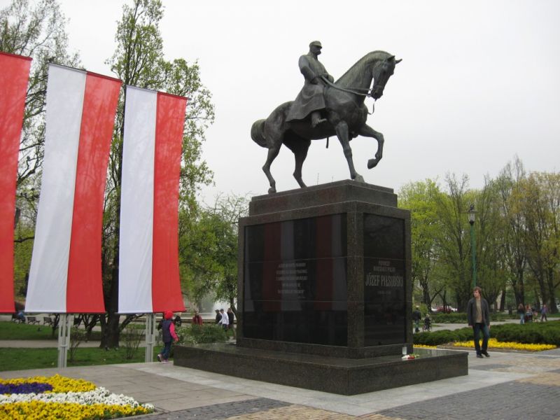 pl. Litewski - Pomnik J. Piłsudskiego