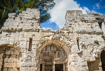 Nimes