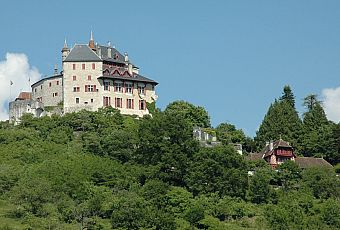 Zamek w Menthon-Saint-Bernard