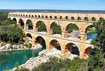 Akwedukt Pont-du-Gard