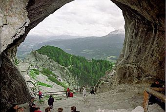 Jaskinie Lodowe Eisriesenwelt