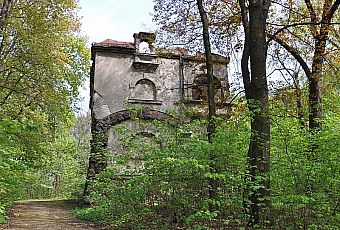 Ruiny pałacu Moesów