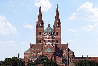 Katedra św. Piotra w Dakowie
