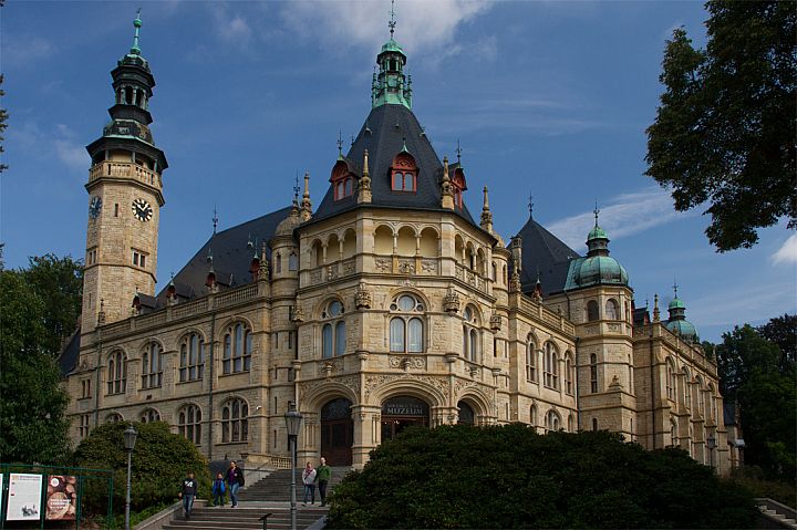 Liberec - Gmach Muzeum Północnoczeskiego