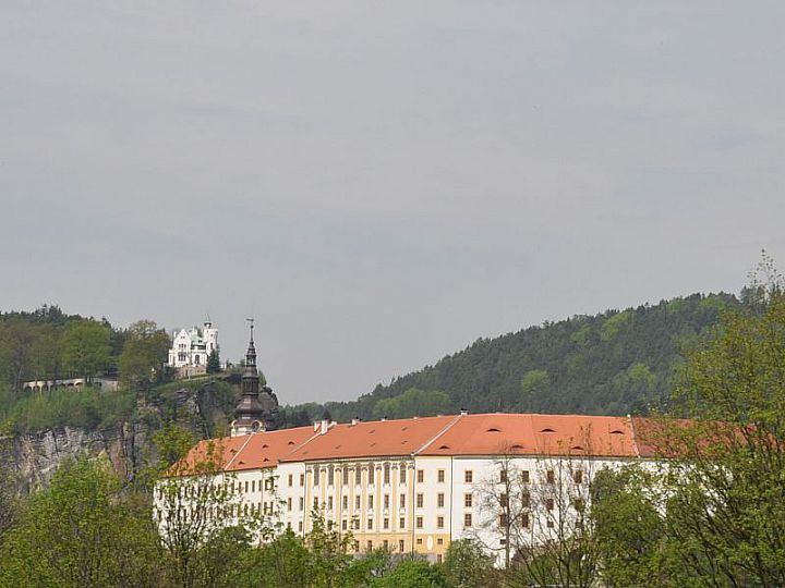 Zamek w Deczynie