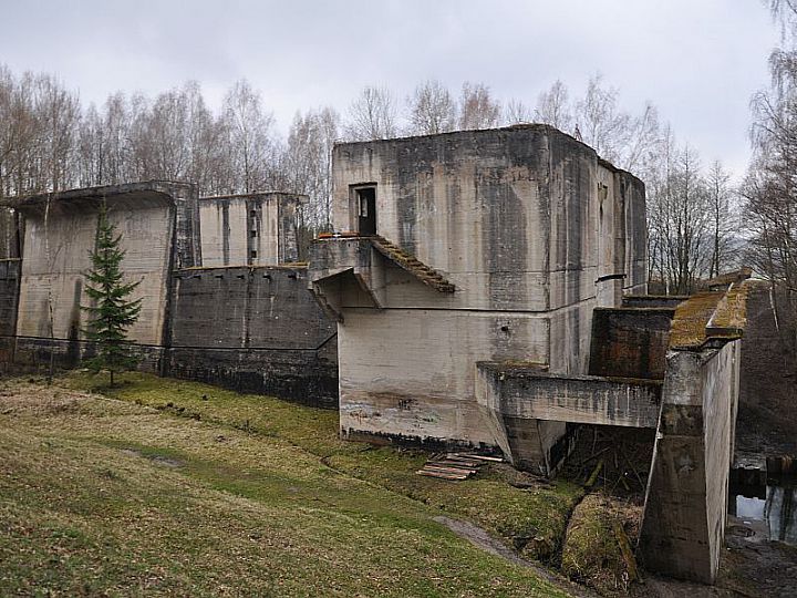 Śluza Leśniewo Górne