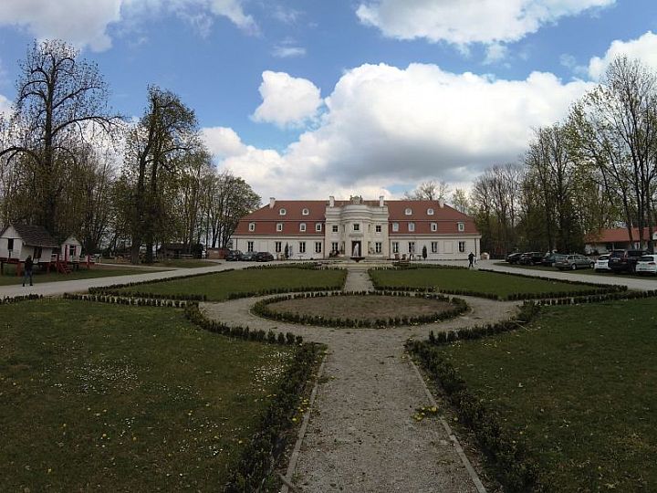 Pałac Rusinów w Rusinowie