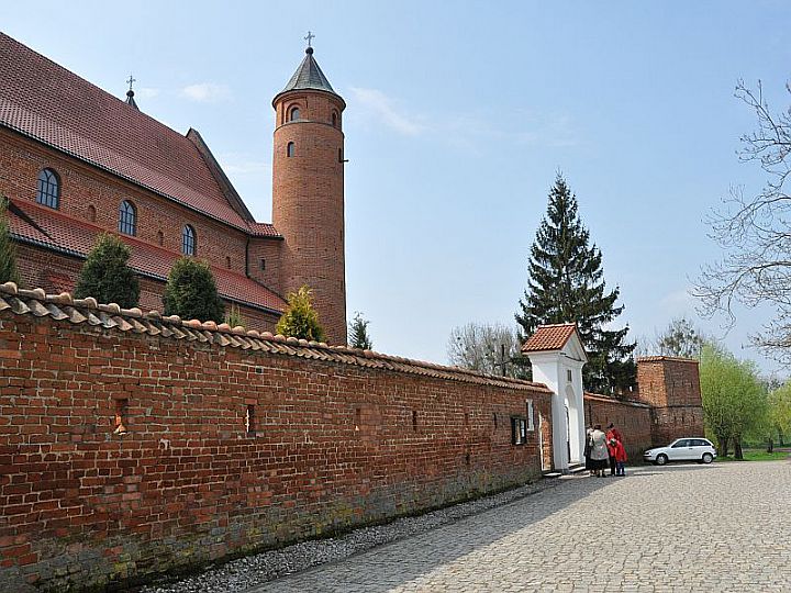 Kościół Warowny w Brochowie