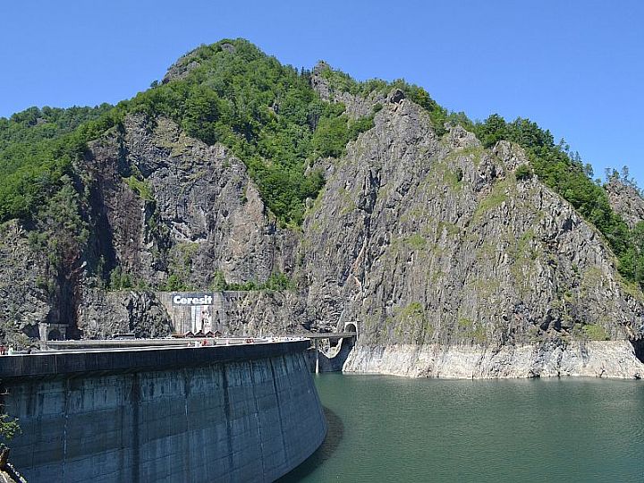 Zapora Vidraru
