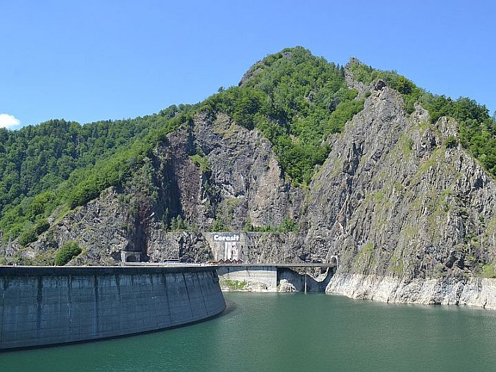 Zapora Vidraru