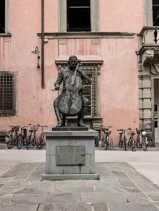 Lukka - Pomnik Luigi Boccherini