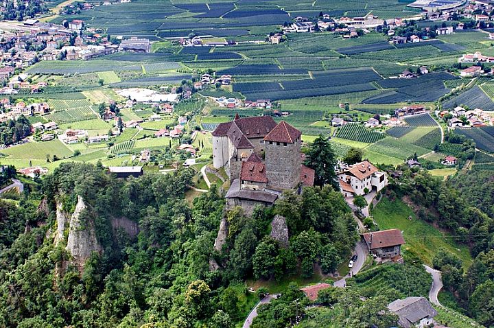 Zamek Tirolo
