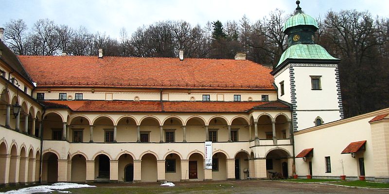 Zamek w Suchej Beskidzkiej - panorama