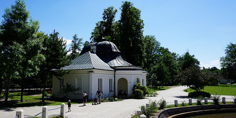 Pałac w Kurozwękach - Park i oficyna