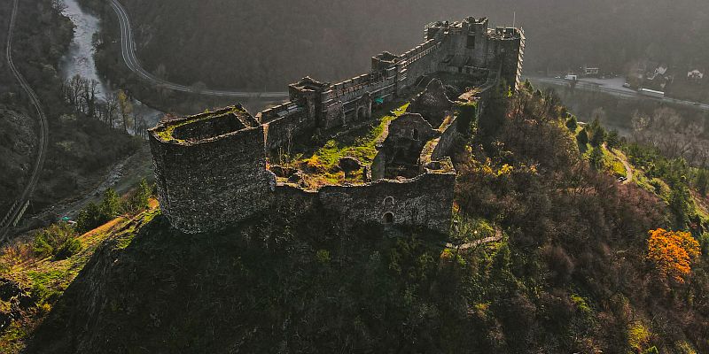 Zamek Maglič - panorama