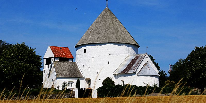 Kościół rotundowy w Nylars - panorama