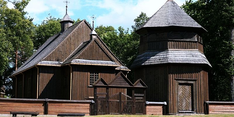 Drewniany Kościół w Połuszach