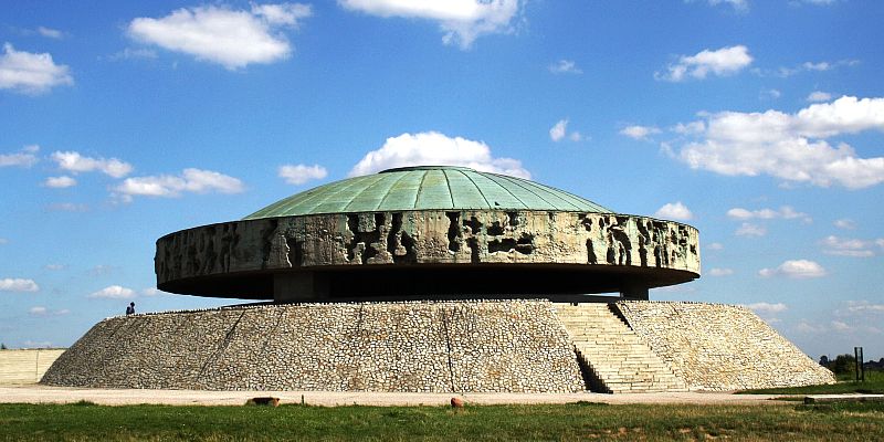KL Majdanek - Polska - Wirtualny przewodnik turystyczny - navtur.pl