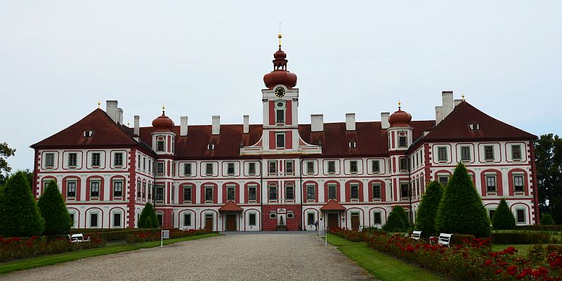 Pałac Mnichovo Hradiště - panorama