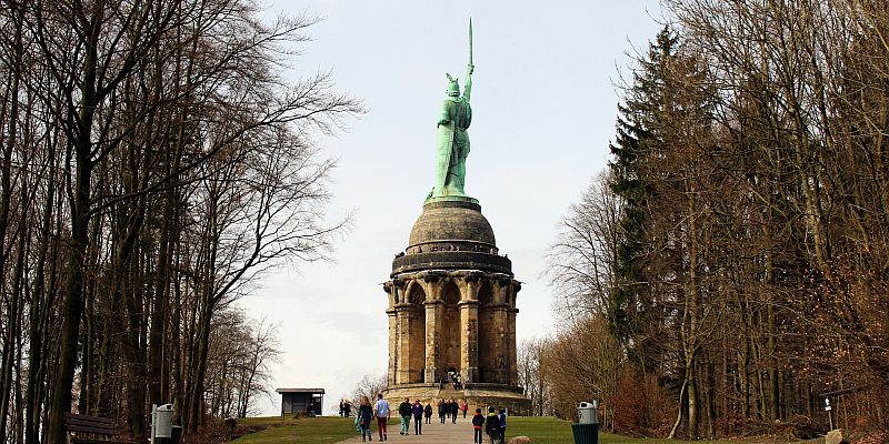 Pomnik Arminiusza w Detmold - panorama