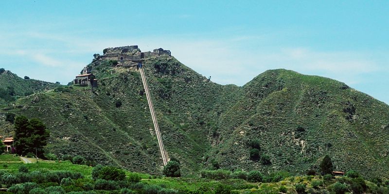 Zamek w Calatabiano - panorama