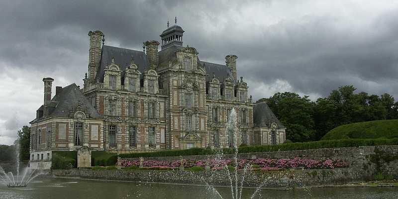 Zamek Beaumesnil - panorama