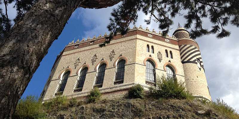 Rocchetta Mattei - panorama